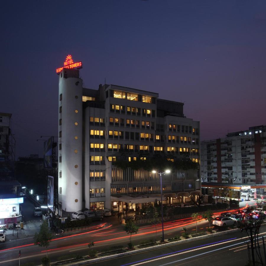Hotel Express Towers Vadodara Exterior photo