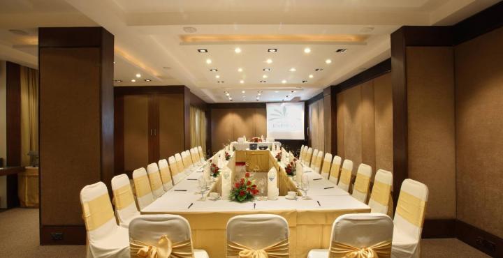 Hotel Express Towers Vadodara Exterior photo