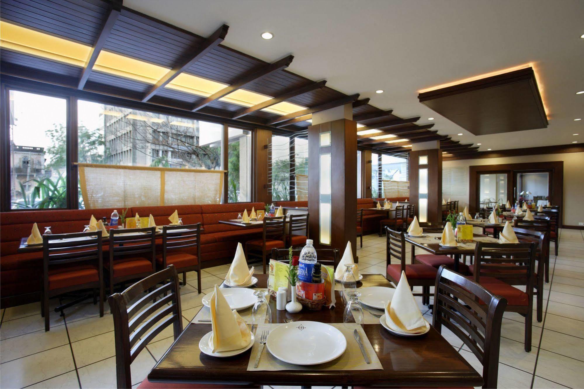 Hotel Express Towers Vadodara Exterior photo